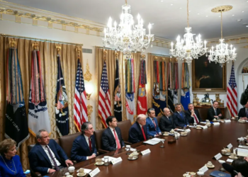 Trump ordena reabrir espacio aéreo con venezuela