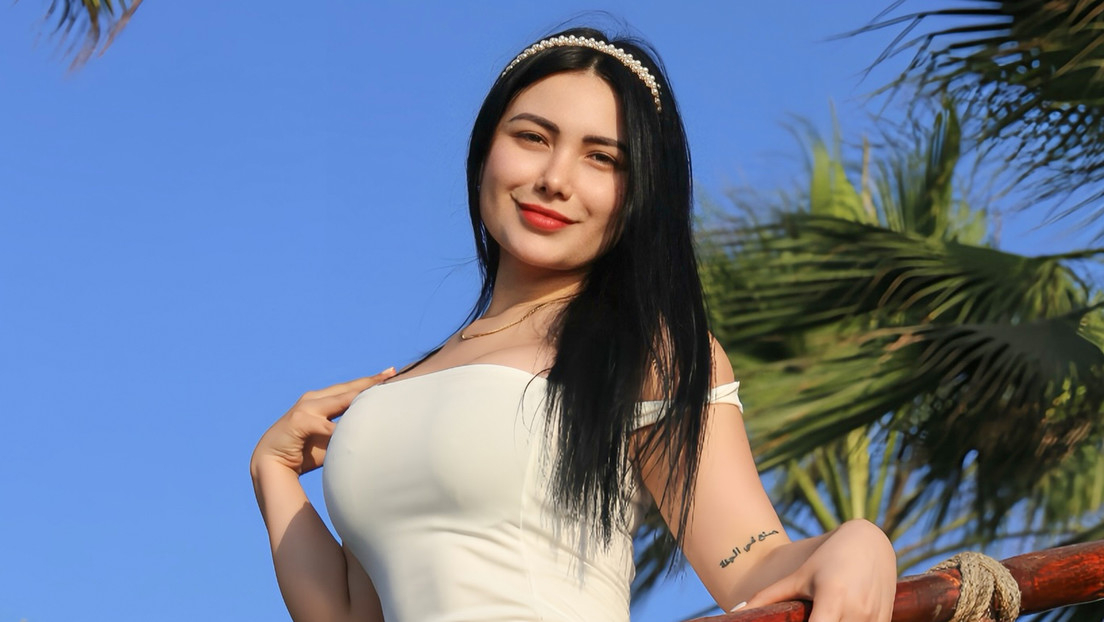 Modelo de onlyfans denuncia a partido por no devolverle dinero