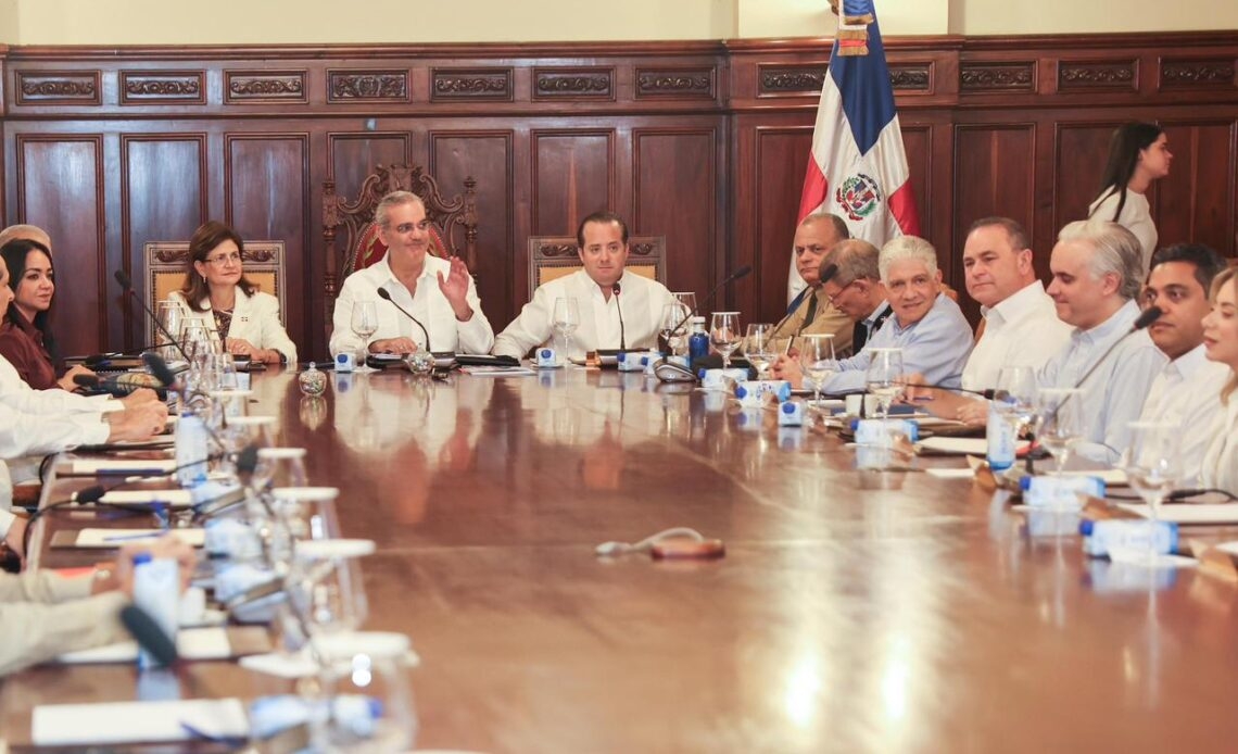 Gobierno concluye fase de consejo de ministros extendido