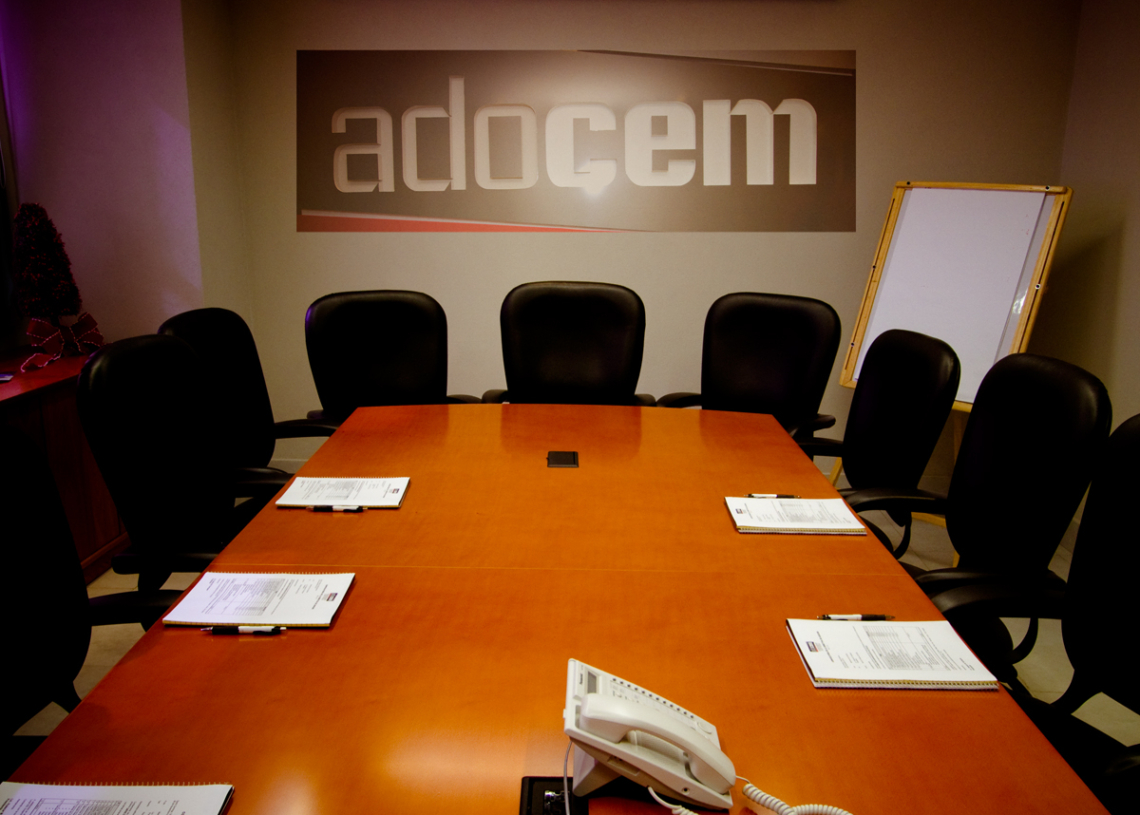 Industria cementera dominicana destacada en cement review