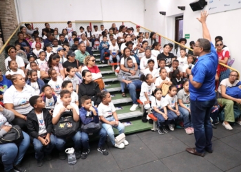 Edeeste impactó 26,441 personas con charlas en 2025