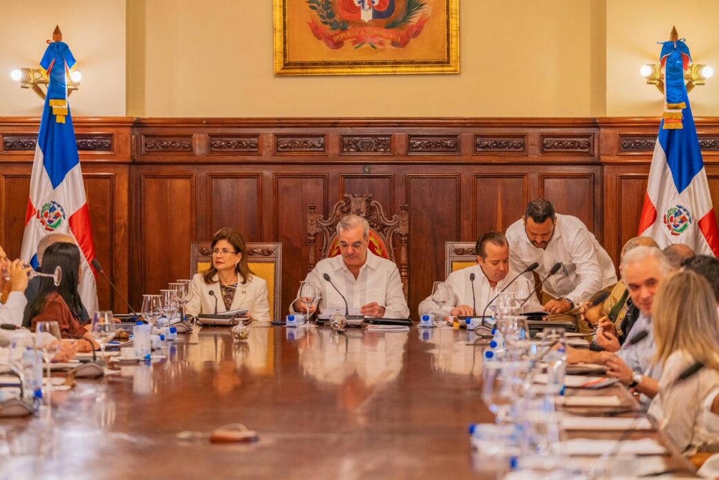 Las metas fueron presentadas por el ministro de Educación, Luis Miguel De Camps, durante el Consejo de Ministros encabezado por el presidente Luis Abinader, en el que el funcionario participó junto a los demás miembros del gabinete