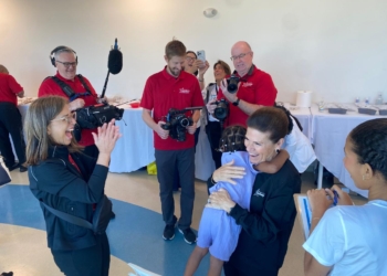 Benefician a mil pacientes con audífonos en el cecanot