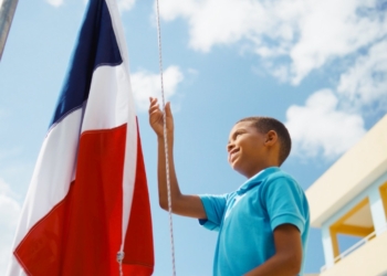 Minerd lanza campaña "dominicanos al 100" por valores patrios
