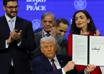 Trump firma acta de junta de paz con argentina y paraguay