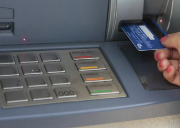 Bancos mantienen bloqueos de cuentas sin orden judicial