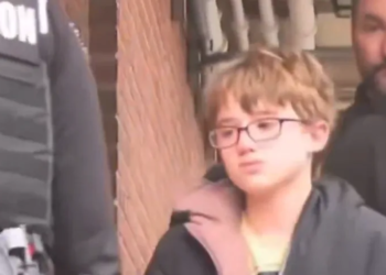 Niño de 11 años es acusado de matar a su padre adoptivo en pensilvania