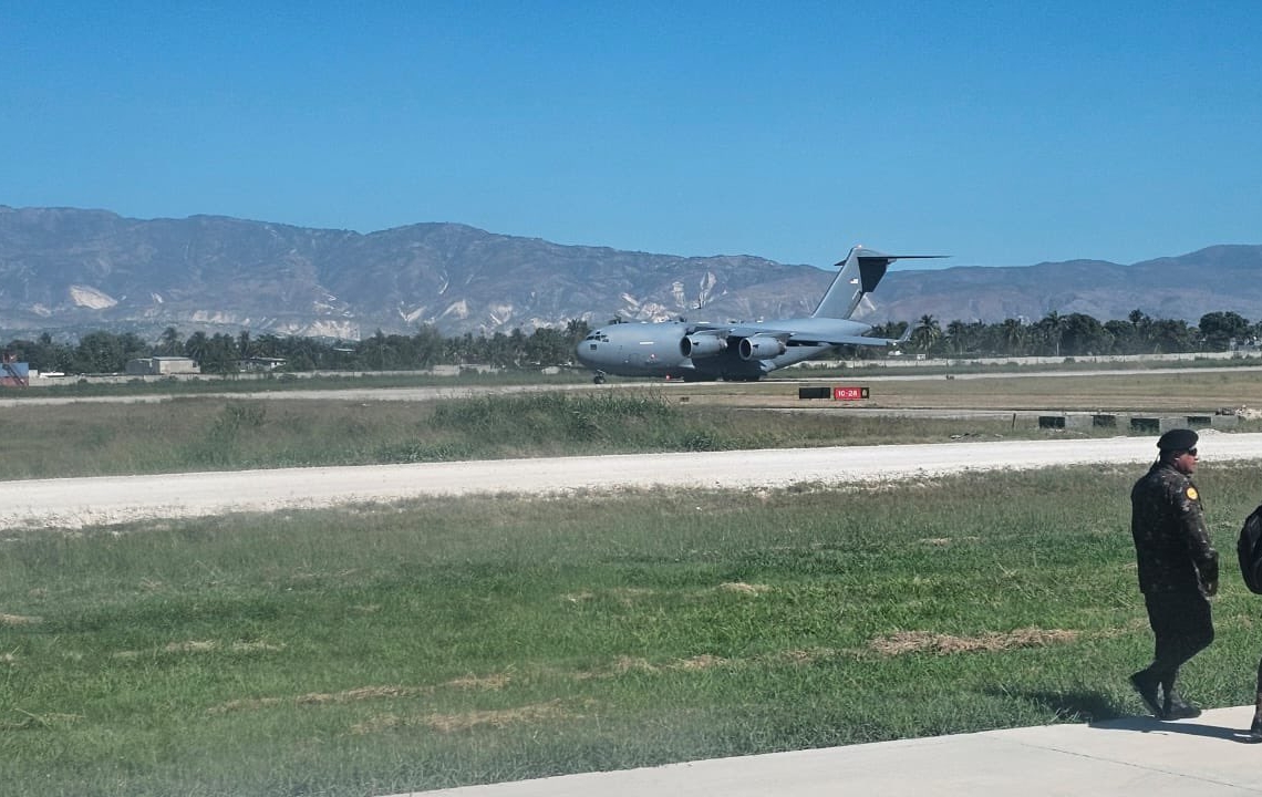 Avión militar de ee. Uu. Aterriza en haití ante plazo del 7 de febrero