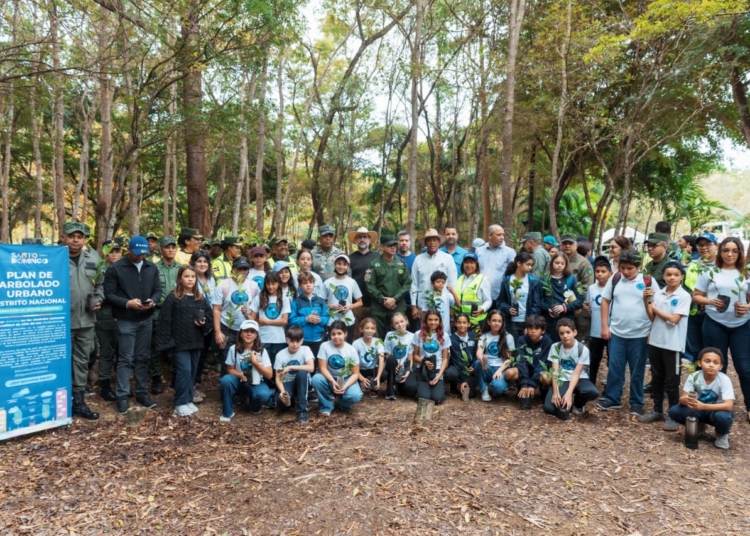 La Alcaldía del Distrito Nacional celebra el Día Mundial de los Humedales con la siembra de 500 árboles y la recolección de plásticos en Isabel Villa.