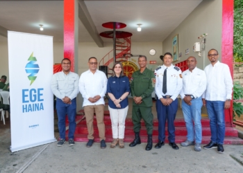 EGE Haina entrega el remozamiento de la estación de bomberos en Esperanza, como parte de una inversión social superior a los RD$20 millones en la zona.
