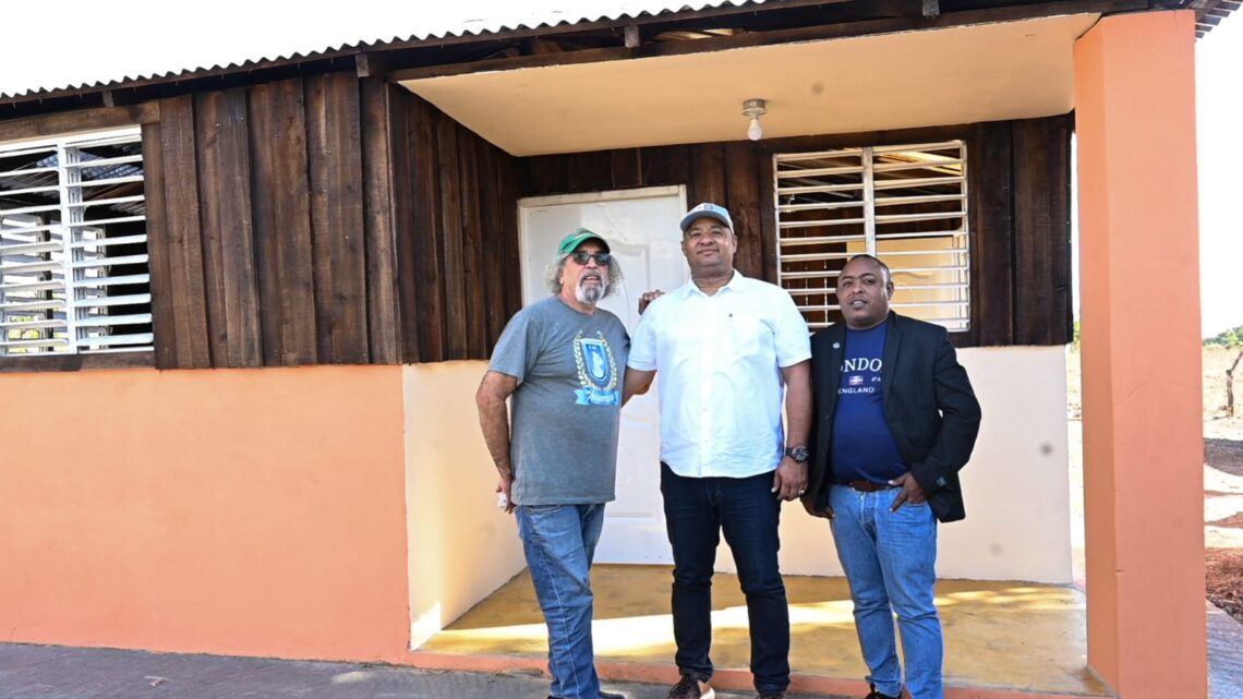 La DASAC, ETED y la Fundación Rogelio Cruz entregaron y amueblaron 16 viviendas para familias vulnerables en Elías Piña y San Juan de la Maguana.