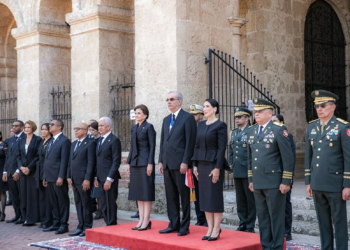 Abinader rinde tributo a los padres de la patria en el 182 aniversario de independencia