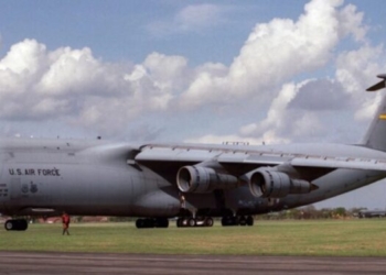 Ee. Uu. Retira aviones militares del aila en rd