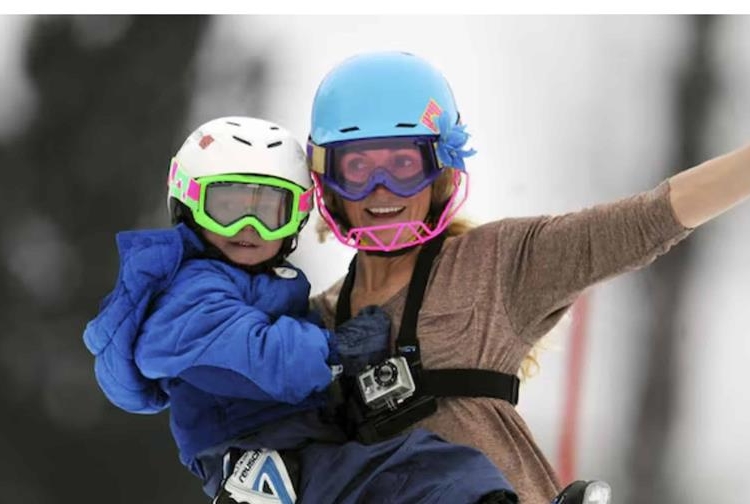 Sarah Schleper y su hijo en las icónicos Juegos Olímpicos. (FUENTE EXTERNA)