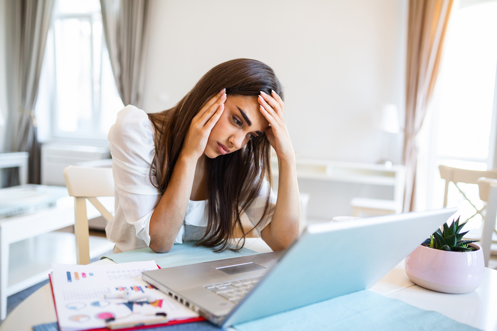 Descubre qué es el síndrome de la vida perfecta, por qué genera vacío emocional y cómo gestionar la presión de las redes sociales y el perfeccionismo.