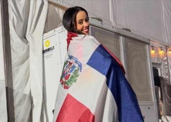 Dominicana melany mercedes dirige salsa en el super bowl 2026