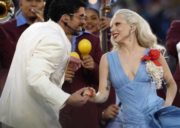Lady gaga brilla en el super bowl con diseño del dominicano luar