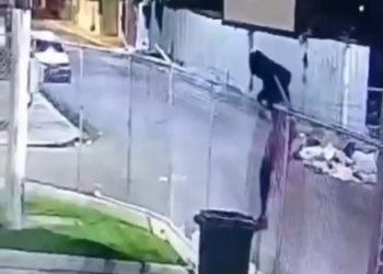 Cámara capta robo de zafacón en iglesia de san pedro de macorís