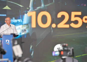 El presidente ejecutivo de Banreservas, doctor Leonardo Aguilera, habla en el lanzamiento de Expo Pymes 2026.