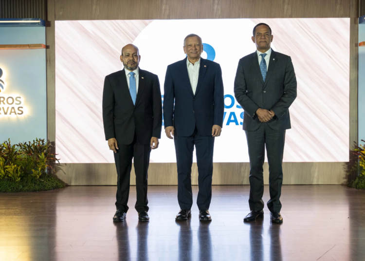 Seguros Reservas celebra 24 aniversario y reconoce aliados