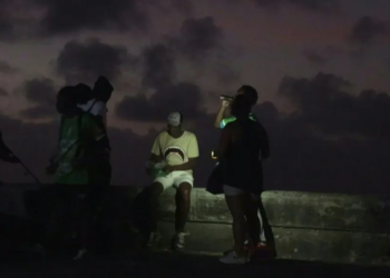 Cuba restablece red eléctrica tras apagón masivo pero sufre déficit crítico