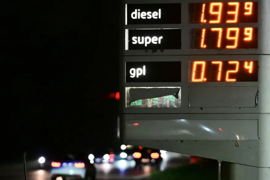 Petróleo va en aumento tras orden de irán de cerrar el estrecho de ormuz