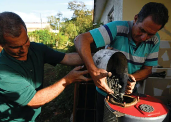 Auto a carbón: ingenio cubano ante la escasez de combustible