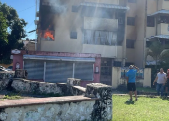 Dos feminicidios; una víctima en un incendio en maquiteria y otra por disparos en los guaricanos