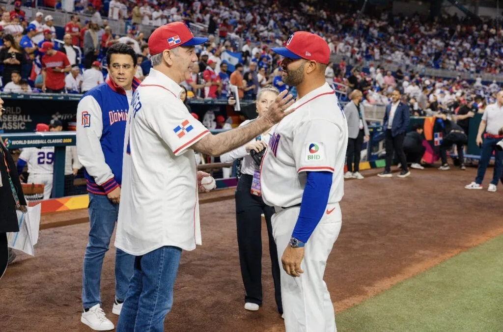 Abinader felicita a la selección dominicana tras avanzar a semifinales del clásico mundial de béisbol