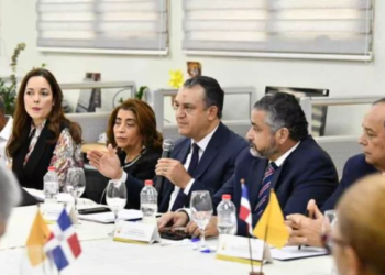 Jce suspende temporalmente cedulación para extranjeros en santo domingo, santiago y verón