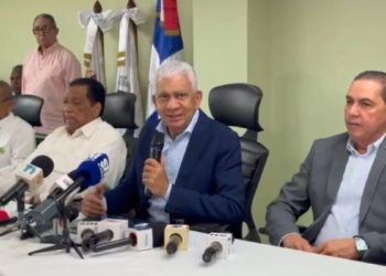 Fenatrado anuncia que transportistas de carga asumirán aumento de combustibles