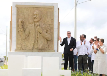 Abinader renombra antigua avenida ecológica como josé francisco peña gómez