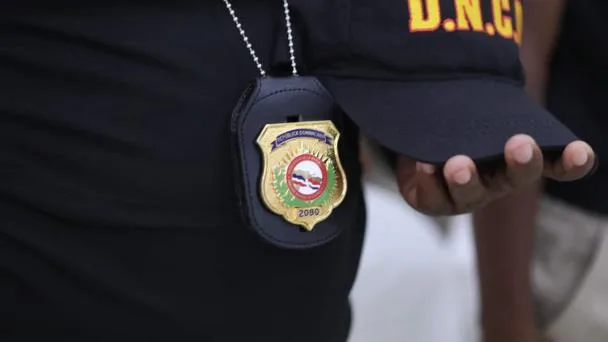 Arrestan a cinco hombres e incautan 564 paquetes de presunta cocaína en barahona