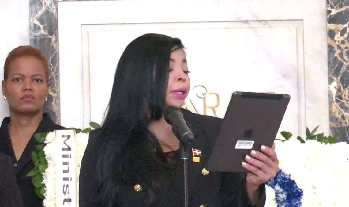Yeni berenice anuncia cámaras corporales y firma digital para el ministerio público