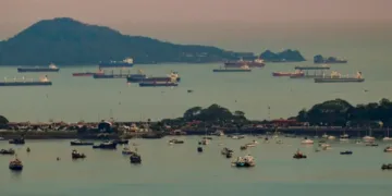 Canal de panamá descarta especulación de precios ante bloqueo en ormuz