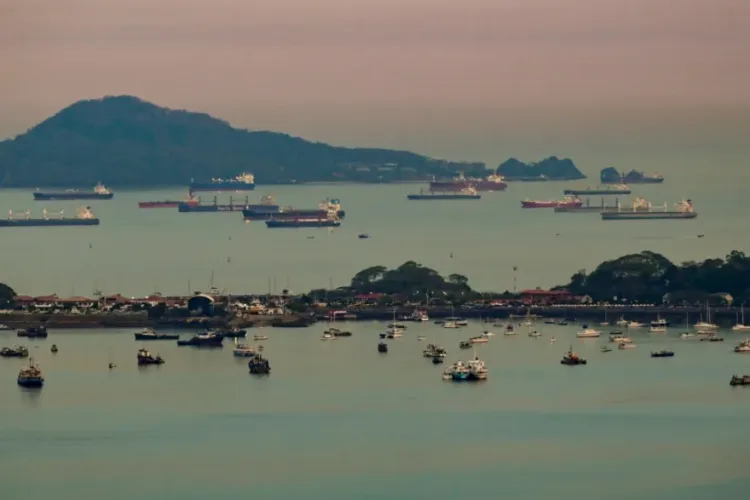 Canal de panamá descarta especulación de precios ante bloqueo en ormuz