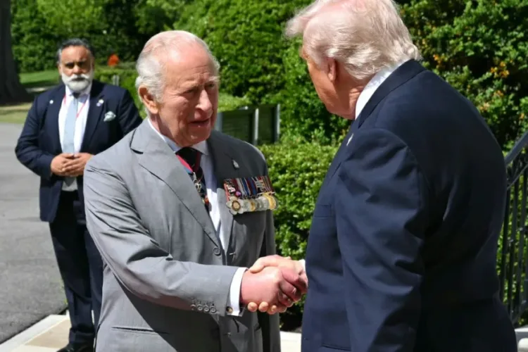 Trump despide a Carlos III calificándolo como «el más grande de los reyes» Trump despide a carlos iii calificándolo como «el más grande de los reyes»