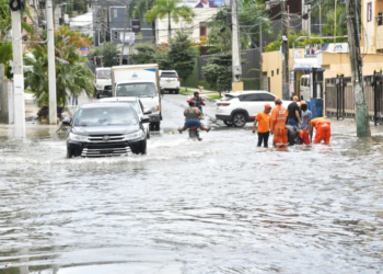Coe mantiene 17 provincias bajo alerta ante vaguada