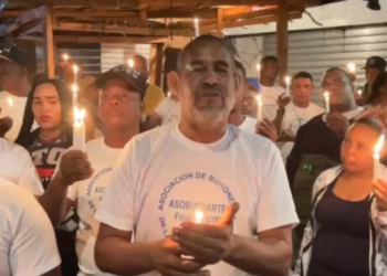 Buhoneros de la avenida duarte denuncian "abusos" municipales en vigilia pacífica