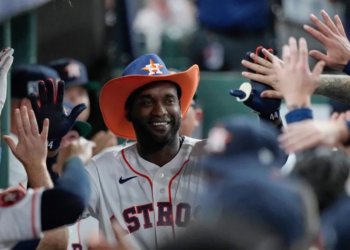 Yordan álvarez lidera las grandes ligas en jonrones en triunfo de los astros