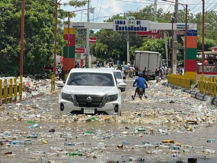 Crecida del río Yaque del Norte deja varias comunidades incomunicadas en Castañuelas Crecida del río yaque del norte deja varias comunidades incomunicadas en castañuelas