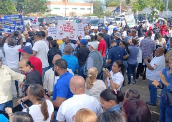 Protestan en santiago en defensa de la cesantía laboral.