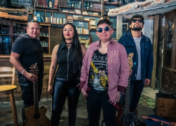 DEYCUBE prepara su embestida heavy tras revelar en acústico