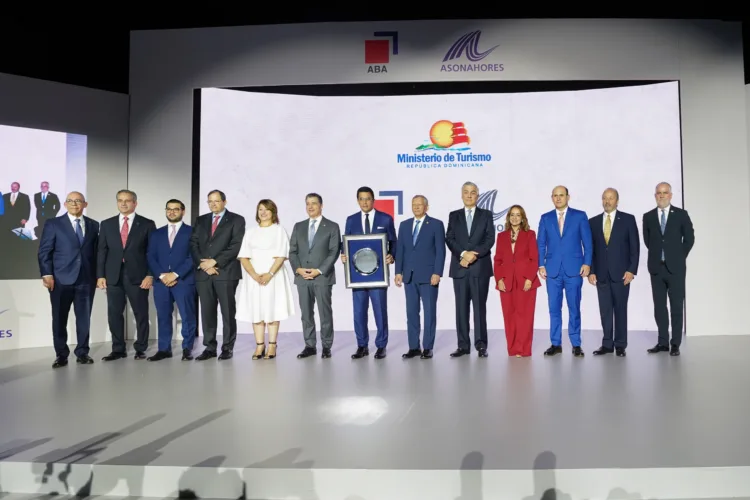 Destacan rol de la banca múltiple como aliado clave en la expansión del turismo en las últimas tres décadas Destacan rol de la banca múltiple como aliado clave en la expansión del turismo en las últimas tres décadas