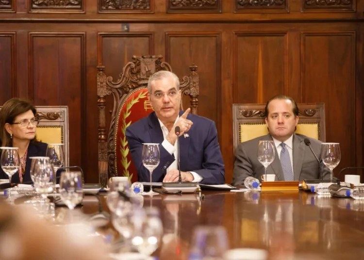 Gobierno busca disponibilidad de más de rd$40 mil millones para paliar efectos de la guerra
