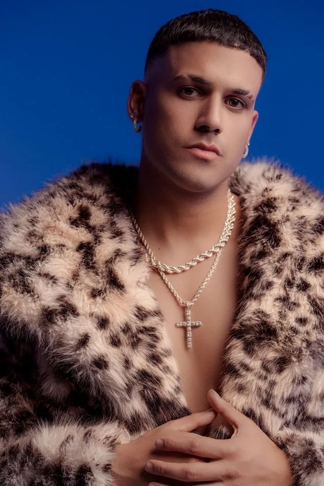 Moa Rivera debuta con “Mal Necesario”, el álbum que redefine su legado musical