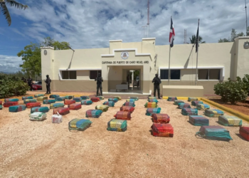 Incautan 1. 6 toneladas de presunta cocaína tras tiroteo en pedernales