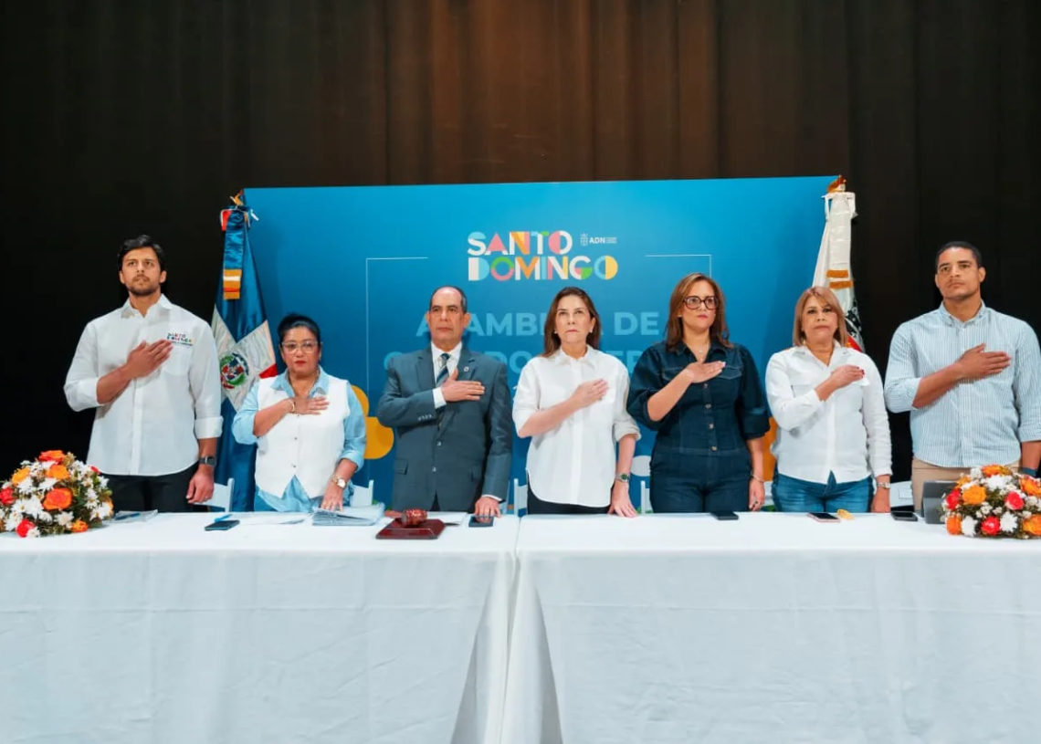 Carolina mejía encabeza asamblea de cabildo abierto para obras del 2026