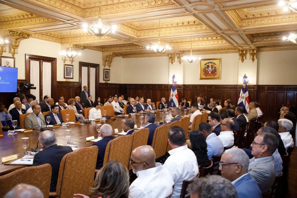 Gobierno busca disponibilidad de más de rd$40 mil millones para paliar efectos de la guerra