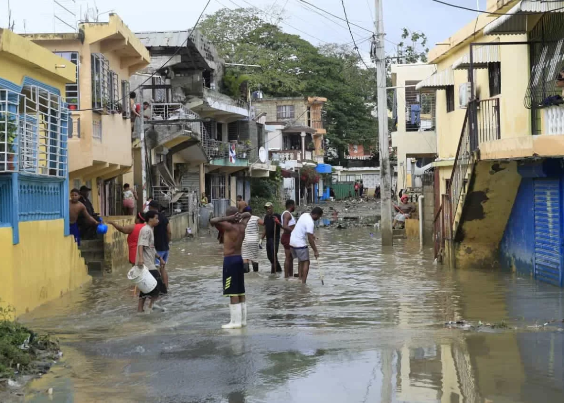 Indomet: lluvias y tronadas persistirán este jueves por vaguada y sistema frontal